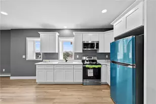 14 Duncan Ave, Providence, RI 02906 - Photo 10