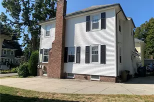 31 Elmcrest Ave, Providence, RI 02908 - Photo 6