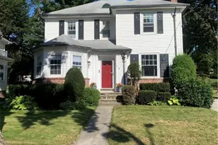 31 Elmcrest Ave, Providence, RI 02908 - Photo 2