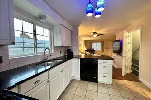 26 Hazael St, Providence, RI 02908 - Photo 6