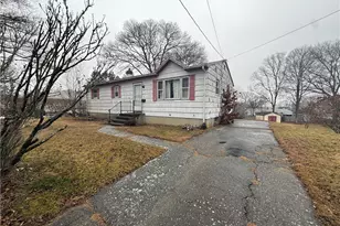 6 Holmes St, Westerly, RI 02891 - Photo 2