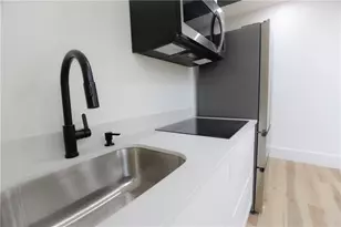 686 Broadway, Pawtucket, RI 02860 - Photo 4