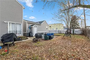 120 Hawkins St, Providence, RI 02908 - Photo 18