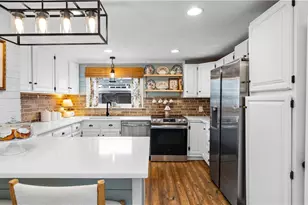 15 Shadbush Rd, Warwick, RI 02888 - Photo 4