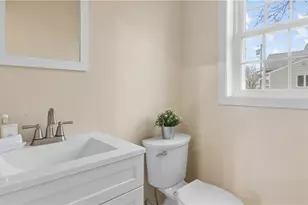 102 Ames St, Pawtucket, RI 02861 - Photo 10