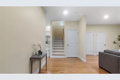 102 Ames Street, Pawtucket, RI 02861 - Photo 4