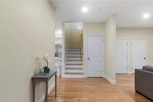 102 Ames St, Pawtucket, RI 02861 - Photo 4