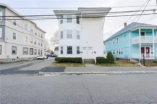 107 Hughes Ave, Pawtucket, RI 02861 - Photo 1