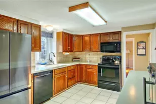 17 Briarwood Dr, Barrington, RI 02806 - Photo 10