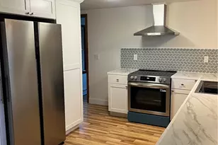 233 Turnpike Ave, Portsmouth, RI 02871 - Photo 2
