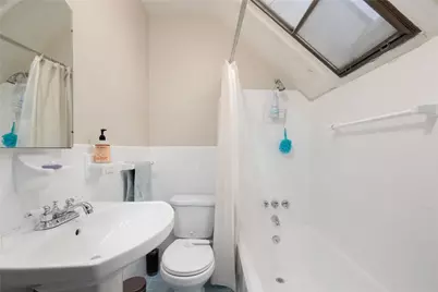 422 Wayland Avenue, Providence, RI 02906 - Photo 18