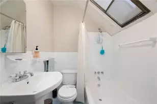 422 Wayland Ave, Providence, RI 02906 - Photo 18