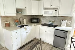 47 Treasure Rd, Narragansett, RI 02882 - Photo 2