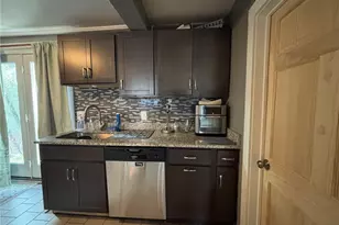 39 Annandale Rd, Newport, RI 02840 - Photo 4