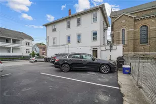 76 Slater St, Pawtucket, RI 02860 - Photo 10