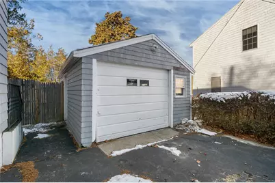 51 Smythe Street, Middletown, RI 02842 - Photo 30