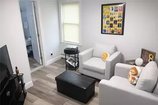 15 Rock St, Bristol, RI 02809 - Photo 2