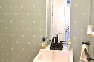 26 S Baptist St, Newport, RI 02840 - Photo 12