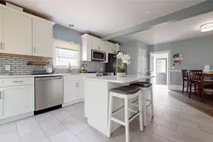 11 Crane St Street S, Pawtucket, RI 02860 - Photo 4