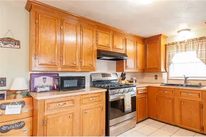 80 Oakland Avenue, Pawtucket, RI 02861 - Photo 4