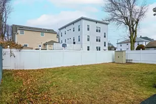 80 Oakland Ave, Pawtucket, RI 02861 - Photo 20