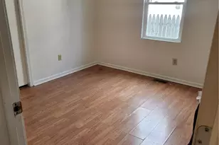 13 Halton St, Providence, RI 02907 - Photo 6