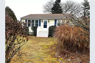 135 Holly Road, South Kingstown, RI 02879 - Photo 1