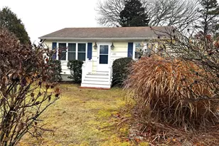 135 Holly Rd, South Kingstown, RI 02879 - Photo 1