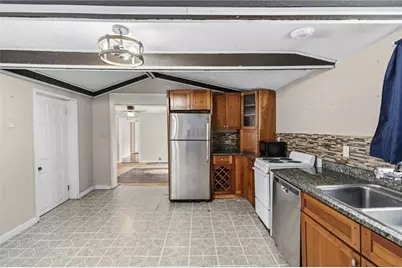 608 Black Plain Road, North Smithfield, RI 02896 - Photo 6