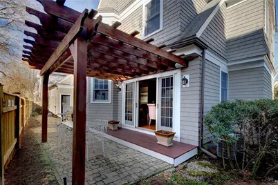 28 Pond Avenue, Newport, RI 02840 - Photo 4