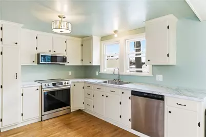 37 Columbus Avenue, North Providence, RI 02911 - Photo 16