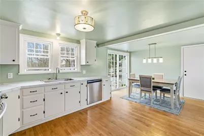 37 Columbus Avenue, North Providence, RI 02911 - Photo 12