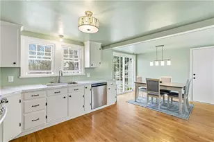 37 Columbus Ave, North Providence, RI 02911 - Photo 12