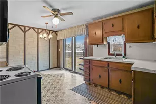 142 Stoneham Dr, Woonsocket, RI 02895 - Photo 4