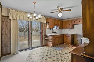 142 Stoneham Dr, Woonsocket, RI 02895 - Photo 6