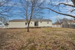 142 Stoneham Dr, Woonsocket, RI 02895 - Photo 32