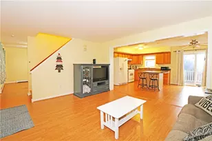 359 Main Rd, Tiverton, RI 02878 - Photo 10