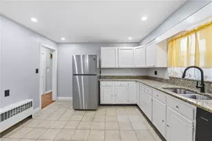 5 Bradley St, Providence, RI 02908 - Photo 4