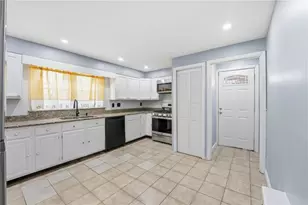 5 Bradley St, Providence, RI 02908 - Photo 6