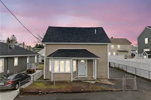 72 Stowe Ave, East Providence, RI 02915 - Photo 2