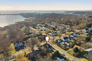 128 Ruggles Ave, Newport, RI 02840 - Photo 6