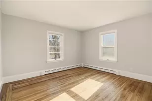 128 Ruggles Ave, Newport, RI 02840 - Photo 16