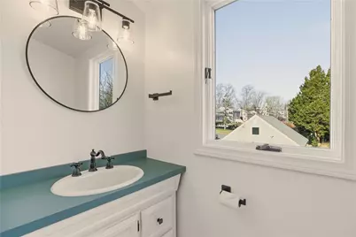 128 Ruggles Avenue, Newport, RI 02840 - Photo 24