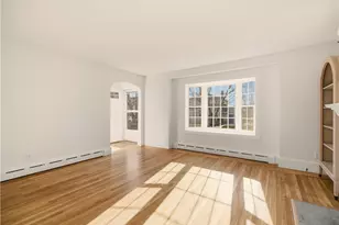 128 Ruggles Ave, Newport, RI 02840 - Photo 18