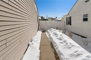71 Bent Rd, East Providence, RI 02916 - Photo 28