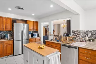 71 Bent Rd, East Providence, RI 02916 - Photo 4