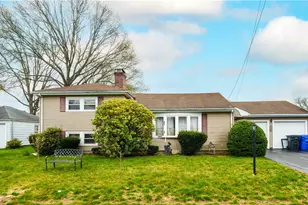 71 Bent Rd, East Providence, RI 02916 - Photo 2