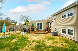 71 Bent Rd, East Providence, RI 02916 - Photo 28