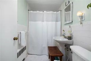 7 Bay Ave, Barrington, RI 02806 - Photo 16