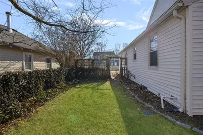 7 Bay Avenue, Barrington, RI 02806 - Photo 32